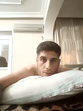 arenn1997 online show from October 20, 2025, 12:34 am