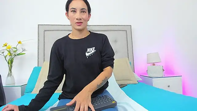 Cataleyalove ADY online show from April 10, 2026, 8:16 pm