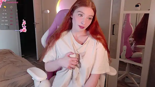 Snapshot of cinnabon_girls chatting on October 22, 2025, 10:41 pm cinnabon girls online show from October 22, 2025, 10:41 pm