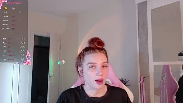 Snapshot of cinnabon_girls chatting on October 13, 2025, 5:09 am cinnabon girls online show from October 13, 2025, 5:09 am