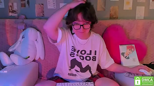 dreamgirllovee online show from February 8, 2025, 7:48 am