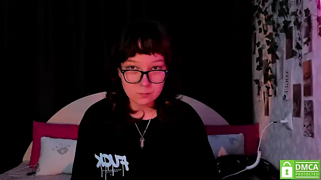 Snapshot of dreamgirllovee chatting on September 27, 2025, 3:34 am dreamgirllovee online show from September 27, 2025, 3:34 am