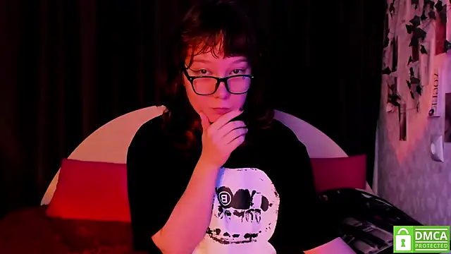 Snapshot of dreamgirllovee chatting on October 27, 2025, 2:01 am dreamgirllovee online show from October 27, 2025, 2:01 am