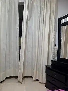 viollett 28 online show from February 26, 2025, 12:52 am