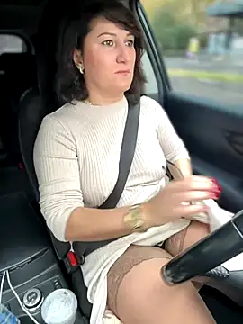 Snapshot of ZhenjaPoledance chatting on October 8, 2025, 7:43 am ZhenjaPoledance online show from October 8, 2025, 7:43 am