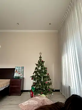 Hott Lolla online show from December 15, 2025, 9:26 am