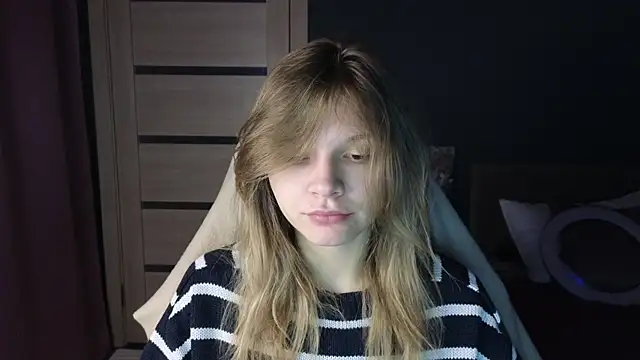 Snapshot of LitaBrom chatting on October 8, 2025, 2:02 am LitaBrom online show from October 8, 2025, 2:02 am