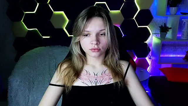 LitaBrom online show from February 2, 2025, 11:18 am