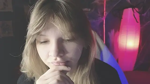 Snapshot of LitaBrom chatting on October 20, 2025, 1:40 am LitaBrom online show from October 20, 2025, 1:40 am