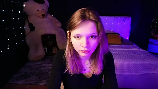 LitaBrom online show from November 14, 2025, 2:15 am