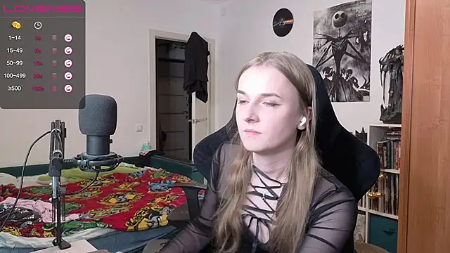 Snapshot of stellablondy chatting on September 20, 2025, 4:12 pm stellablondy online show from September 20, 2025, 4:12 pm