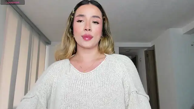 honeyann08 online show from January 18, 2025, 9:34 pm