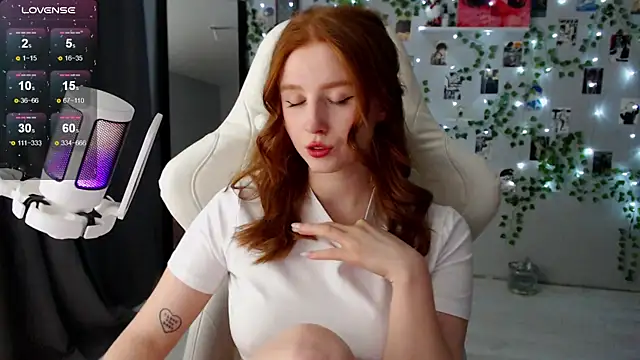 Snapshot of Meow_babe chatting on January 7, 2025, 1:03 pm Meow babe online show from January 7, 2025, 1:03 pm