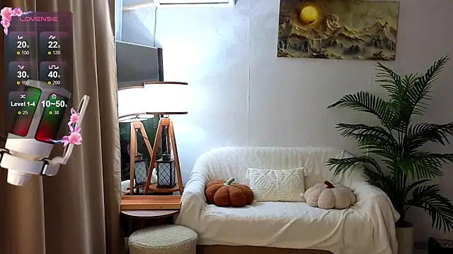 Snapshot of Meow_babe chatting on October 29, 2025, 10:47 am Meow babe online show from October 29, 2025, 10:47 am