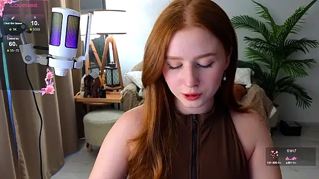 Snapshot of Meow_babe chatting on October 10, 2025, 1:12 pm Meow babe online show from October 10, 2025, 1:12 pm