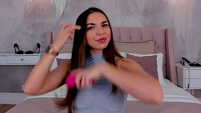 Snapshot of CamillaLarson chatting on September 20, 2025, 5:01 am CamillaLarson online show from September 20, 2025, 5:01 am