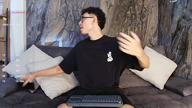 Snapshot of Daviid_laidd chatting on September 22, 2025, 8:48 pm Daviid laidd online show from September 22, 2025, 8:48 pm