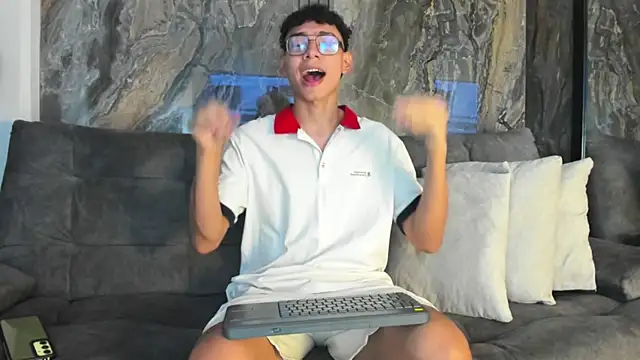 Snapshot of Daviid_laidd chatting on October 2, 2025, 7:28 pm Daviid laidd online show from October 2, 2025, 7:28 pm