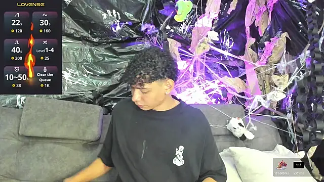 Snapshot of Daviid_laidd chatting on October 30, 2025, 8:39 pm Daviid laidd online show from October 30, 2025, 8:39 pm