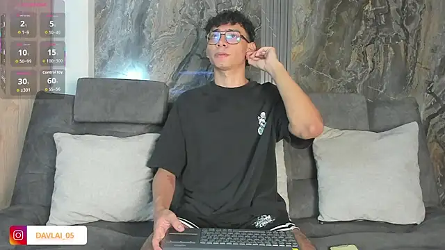 Daviid laidd online show from November 24, 2025, 10:32 pm