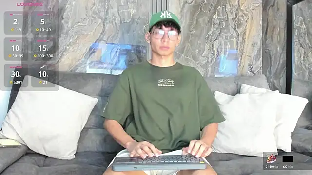 Snapshot of Daviid_laidd chatting on October 21, 2025, 7:35 pm Daviid laidd online show from October 21, 2025, 7:35 pm