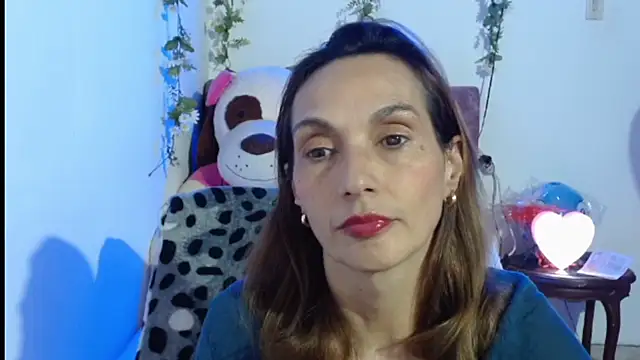 italagomez  online show from November 14, 2025, 12:25 am