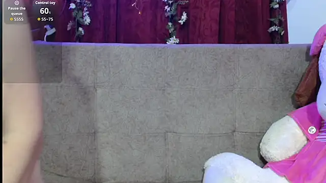 Snapshot of italagomez_ chatting on February 19, 2026, 12:29 am italagomez online show from February 19, 2026, 12:29 am