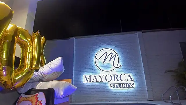 IamNayuta online show from February 2, 2025, 5:21 am