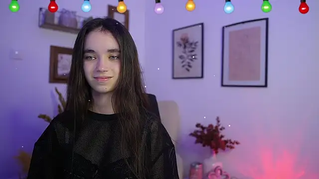 Gia Paige18 online show from December 13, 2025, 8:04 pm