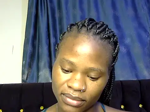 Snapshot of sweetblackbeauty001 chatting on October 26, 2025, 1:17 am sweetblackbeauty001 online show from October 26, 2025, 1:17 am