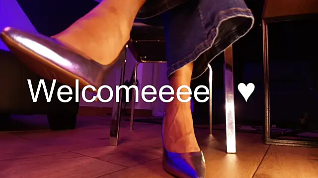 Snapshot of Pia_mo chatting on October 29, 2025, 2:21 am Pia mo online show from October 29, 2025, 2:21 am