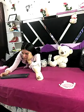 Snapshot of 1lovelygirls chatting on September 23, 2025, 12:12 pm 1lovelygirls online show from September 23, 2025, 12:12 pm