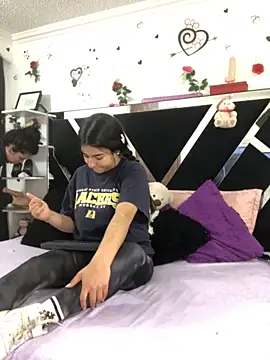 Snapshot of 1lovelygirls chatting on October 25, 2025, 12:17 pm 1lovelygirls online show from October 25, 2025, 12:17 pm