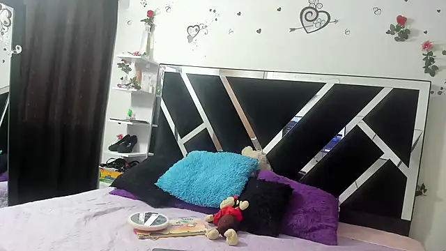 Snapshot of 1lovelygirls chatting on March 12, 2025, 12:04 pm 1lovelygirls online show from March 12, 2025, 12:04 pm