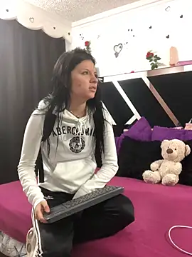 Snapshot of 1lovelygirls chatting on September 27, 2025, 12:00 pm 1lovelygirls online show from September 27, 2025, 12:00 pm