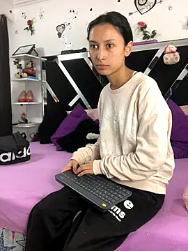 Snapshot of 1lovelygirls chatting on October 9, 2025, 12:06 pm 1lovelygirls online show from October 9, 2025, 12:06 pm