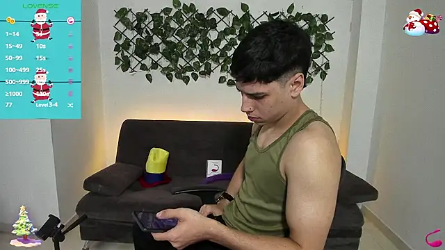 jonathanjoestar  online show from December 13, 2024, 11:28 pm