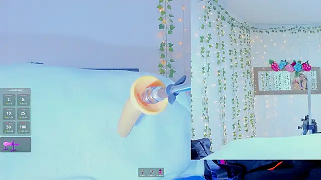 Snapshot of Tiffanny_Love_ chatting on October 22, 2025, 8:14 am Tiffanny Love  online show from October 22, 2025, 8:14 am