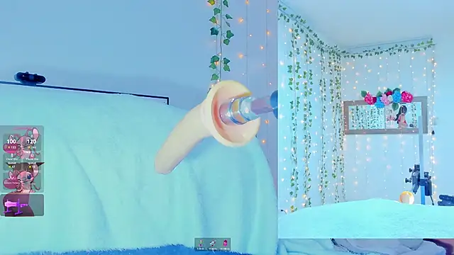 Snapshot of Tiffanny_Love_ chatting on September 19, 2025, 9:02 am Tiffanny Love  online show from September 19, 2025, 9:02 am