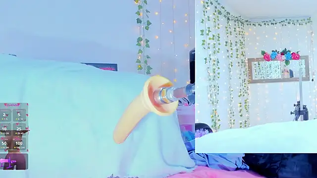 Snapshot of Tiffanny_Love_ chatting on October 7, 2025, 9:32 am Tiffanny Love  online show from October 7, 2025, 9:32 am