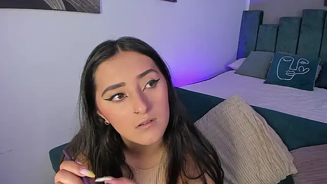 Kathia Morelli online show from November 3, 2025, 1:04 pm