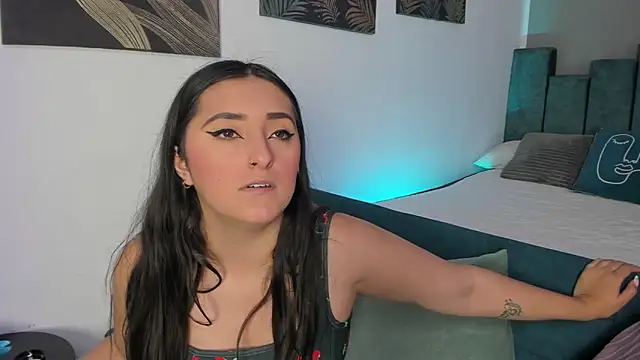 Snapshot of Kathia_Morelli chatting on October 18, 2025, 12:18 pm Kathia Morelli online show from October 18, 2025, 12:18 pm