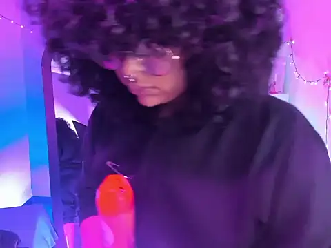 Snapshot of kuromi69 chatting on February 13, 2026, 5:18 am kuromi69 online show from February 13, 2026, 5:18 am