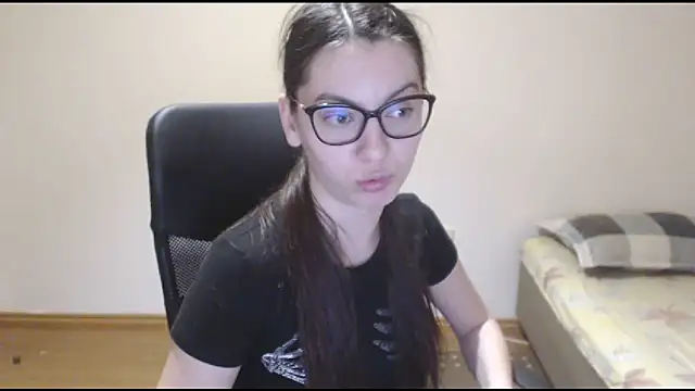 CuteJollie4U online show from March 7, 2025, 9:06 pm