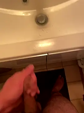 Snapshot of dimitriei chatting on October 13, 2025, 8:21 pm dimitriei online show from October 13, 2025, 8:21 pm