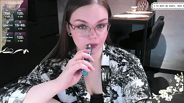 EvaBae online show from January 24, 2025, 9:39 am