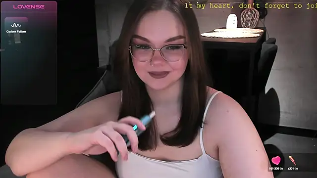 EvaBae online show from January 14, 2025, 1:49 pm