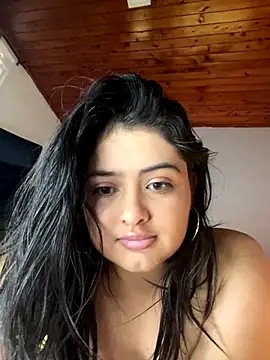 Stephania 18 online show from December 5, 2024, 7:55 pm
