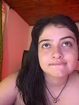 Stephania 18 online show from December 7, 2024, 10:01 pm