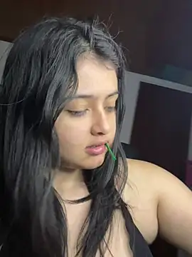 Stephania 18 online show from February 23, 2025, 11:47 pm